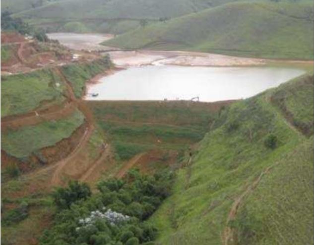 Figura 2. Barragem de rejeitos – Mineração Rio Pomba Cataguases (Miraí-MG).